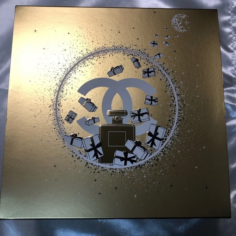 Chanel Box and Tissue Paper - Authentic - Picture 7 of 8